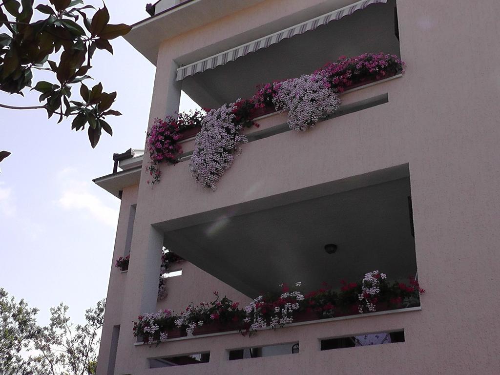 Apartments Lavanda 1 Нивице Экстерьер фото