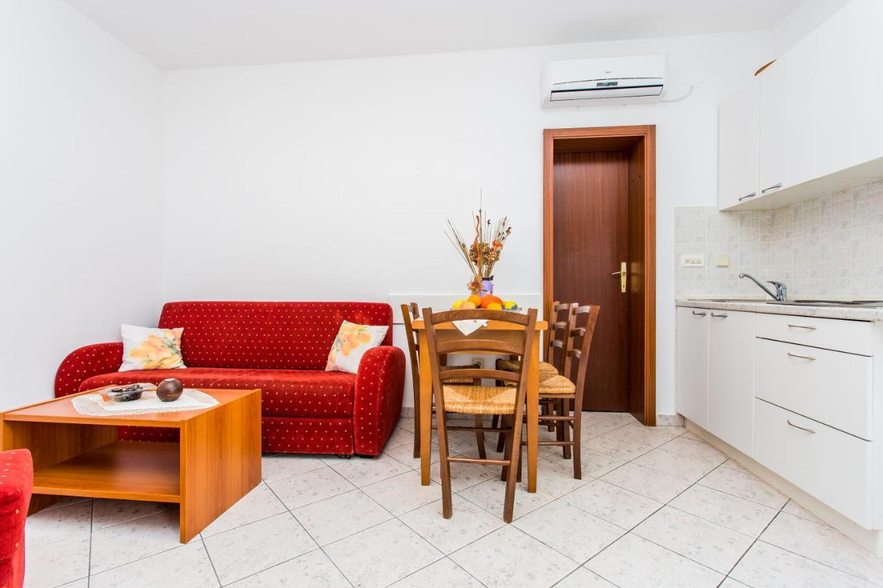 Apartments Lavanda 1 Нивице Экстерьер фото